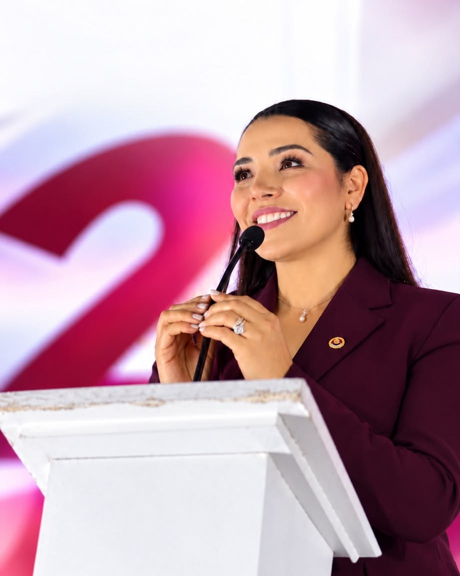 Arleth Grimaldo rindiendo su Segundo Informe Legislativo
